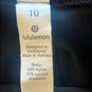 Lululemon size 10 black stretch leggings.
